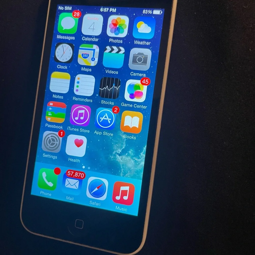 📢🎈🚨6️⃣TIMES🎈🎁🎉🎊HOST PIC 🪩I Phone 5C📲🚨